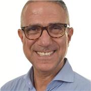 Guitar, Ukelele and Music Theory Tutor teaches students of all ages